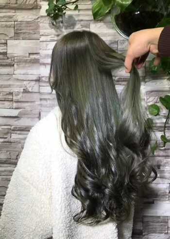 抹茶青,特别显白的一个发色