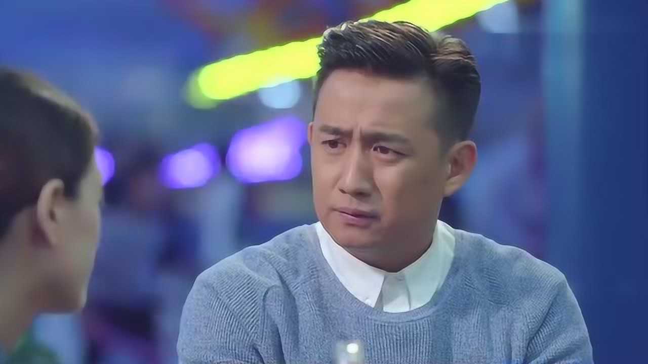 小别离调皮的张子枫故意吓唬正说话的爸爸给黄磊吓着了