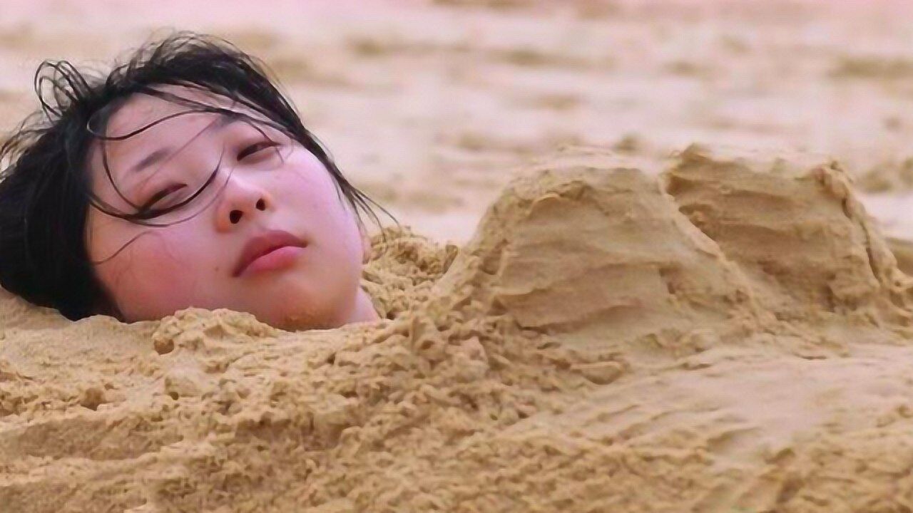 一不小心陷入流沙该如何美女亲身演示看完涨知识了