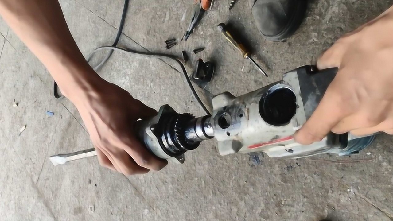 电锤电镐一会冲击一会不冲击别着急两块钱帮你修好