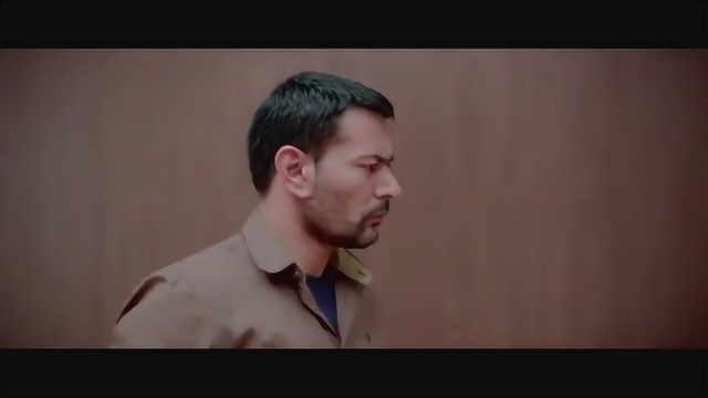 影视片段特工秘密潜入布设陷阱暗杀行动不费吹灰之力解决目标!