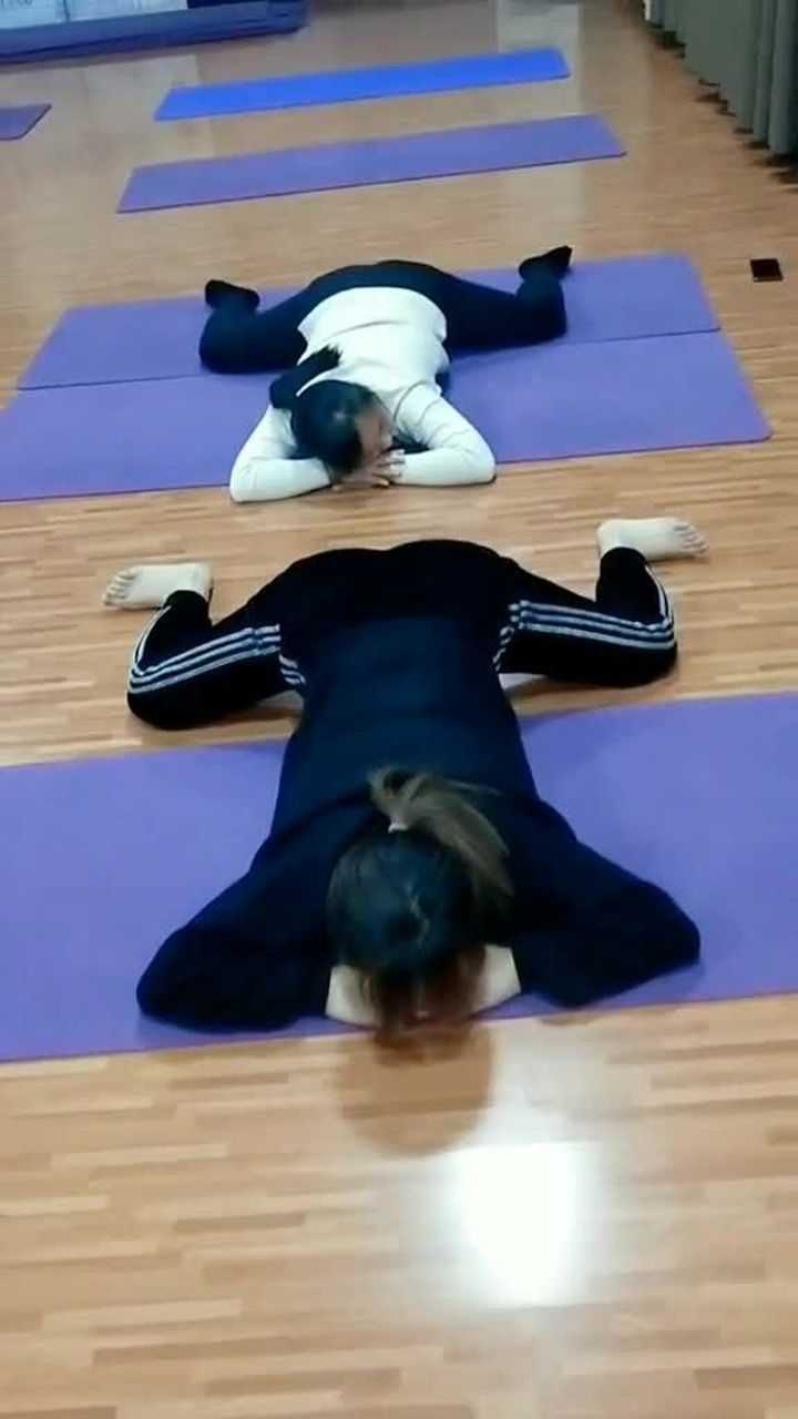 每天10分钟青蛙趴改善o型腿哦