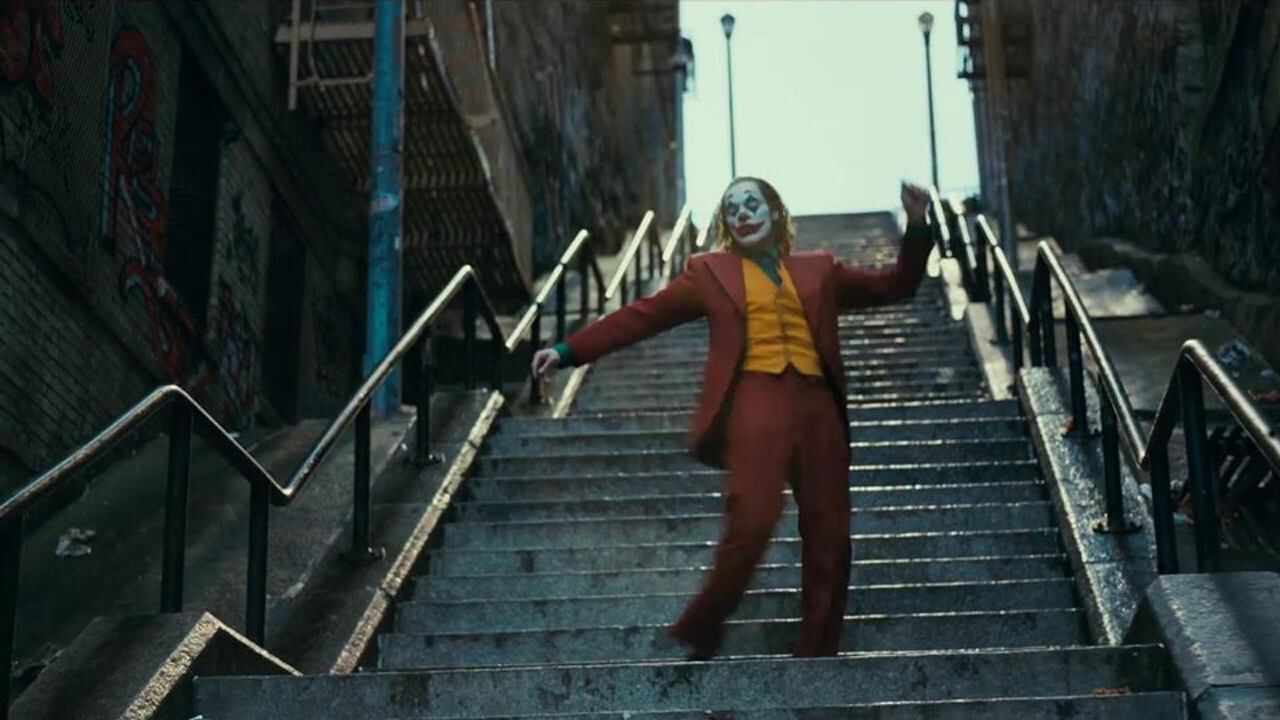 小丑跳舞片段加上这首抖音神曲做bgm连名字都契合