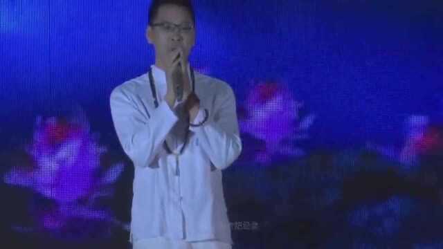 路勇演唱佛歌《愿做菩萨那朵莲》,闭着眼听,感觉心神好宁静!