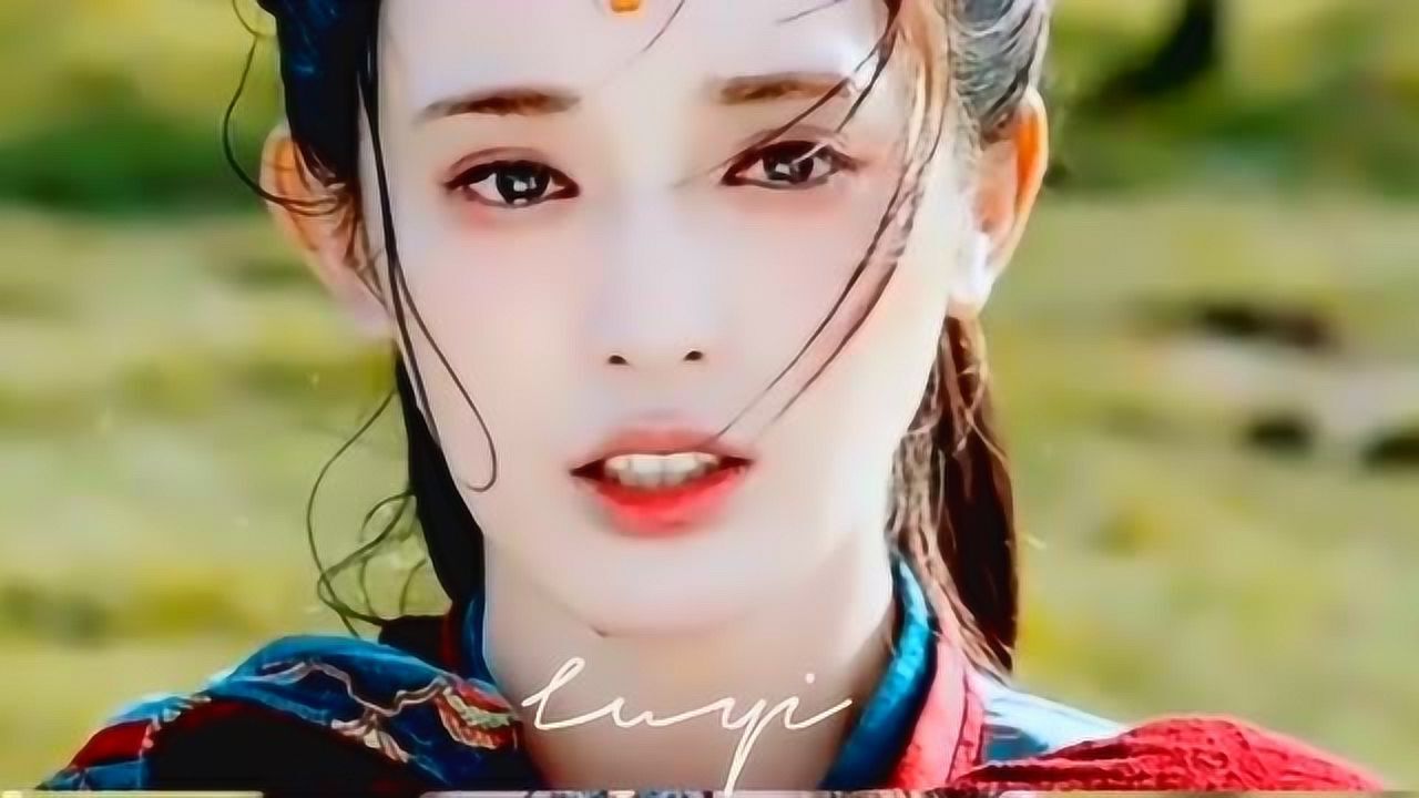 曲小枫还是忘不了那一身红衣那个善良活泼自信的她