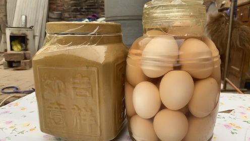 腌鸡蛋很多人第一步就错了，跟农村奶奶学的土方法，十天就能吃，放一年不坏