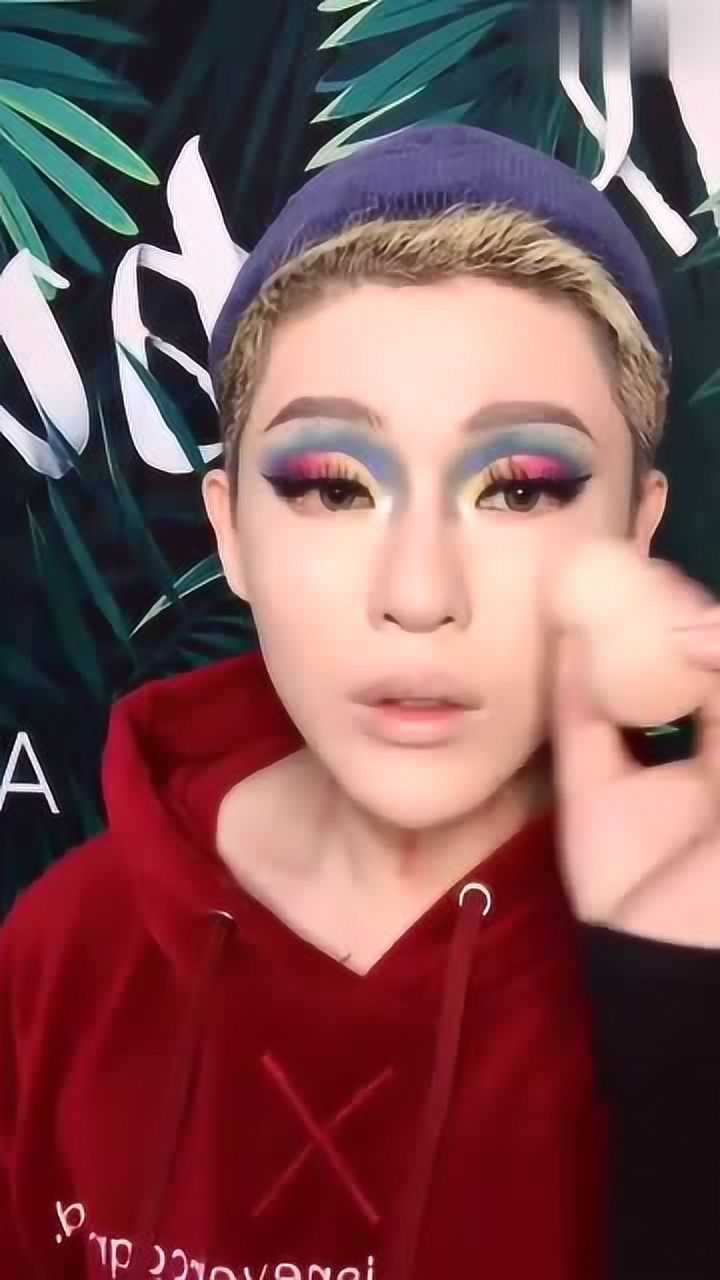 女装大佬教你们怎样化妆网友看完后感觉女生可能还不如你