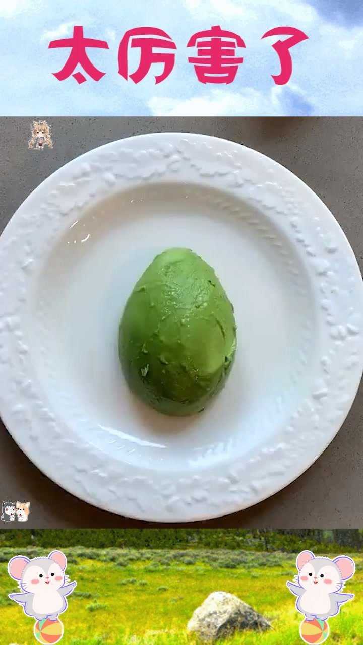 牛油果切片摆盘,准备上菜