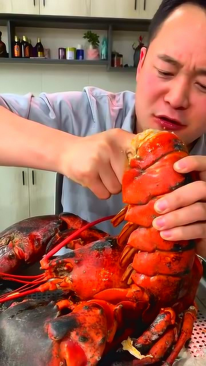 吸虾尾的美女您给我出来你们是怎么吸出来的