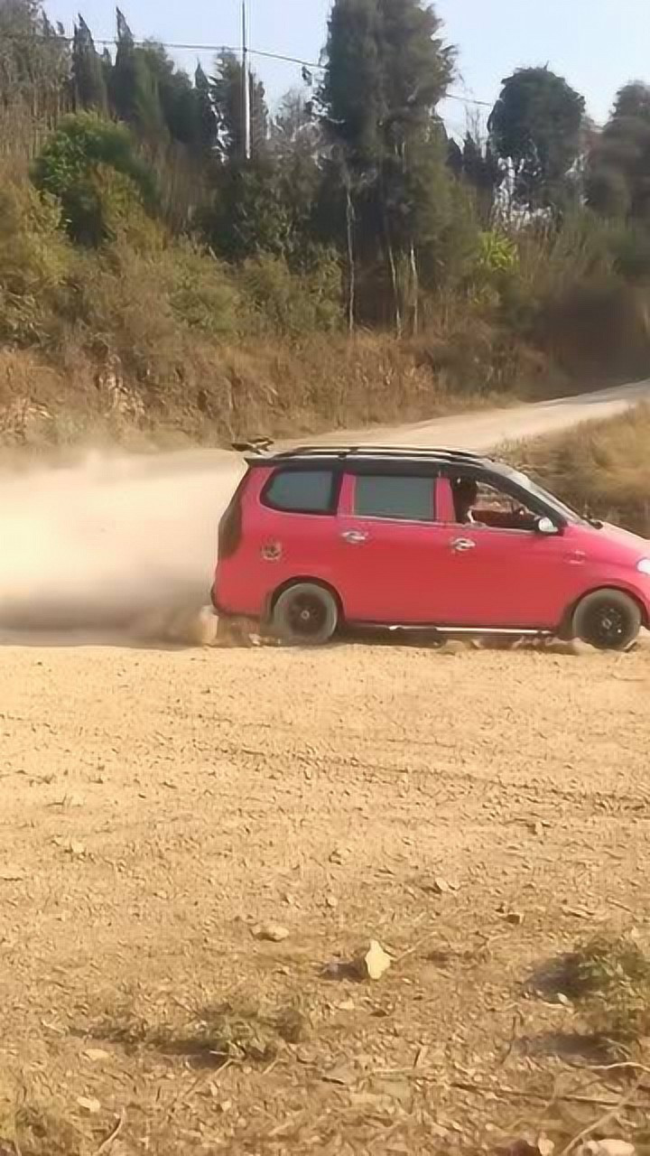 這才是五菱神車該有的樣子老司機漂移過彎這技術服不服