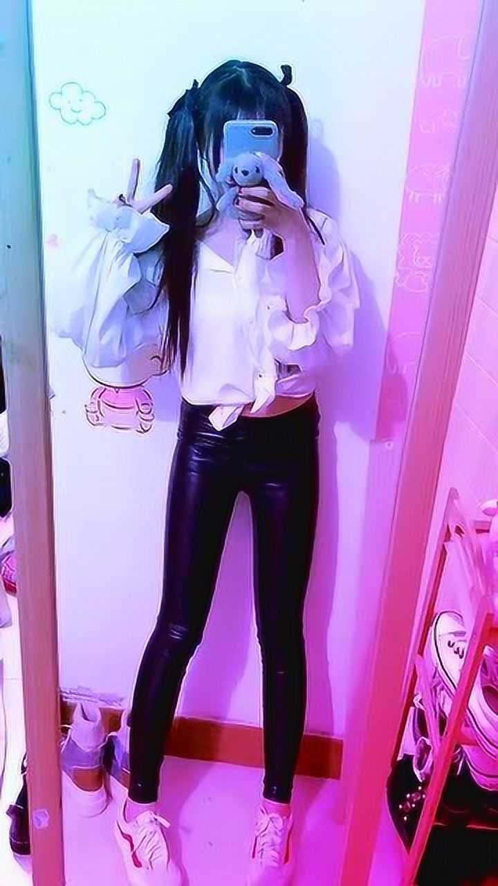 妹妹越来越土了现在竟然是精神小妹穿搭了再也不要带她出去玩了