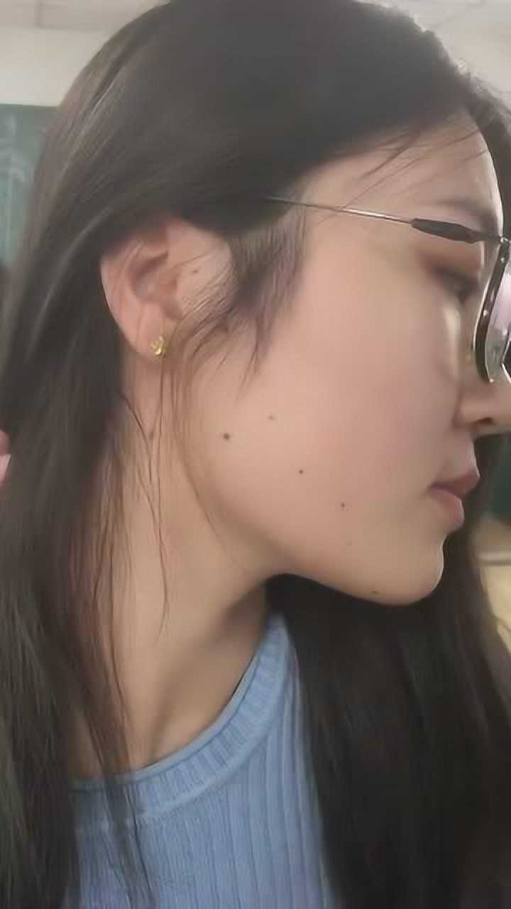 闺蜜脸长了北斗七星痣是否暗含啥天机呢