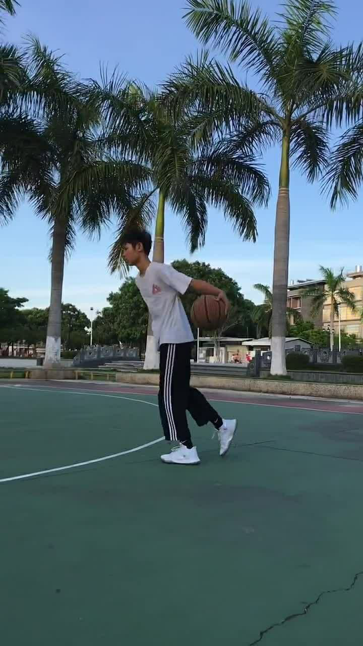 超级远程投篮,这个姿势真的超级帅,很不错