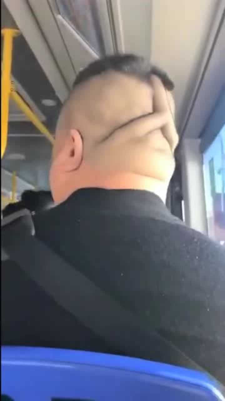 头一次见这样的发型这就是传说中的大奔头真是霸气外露