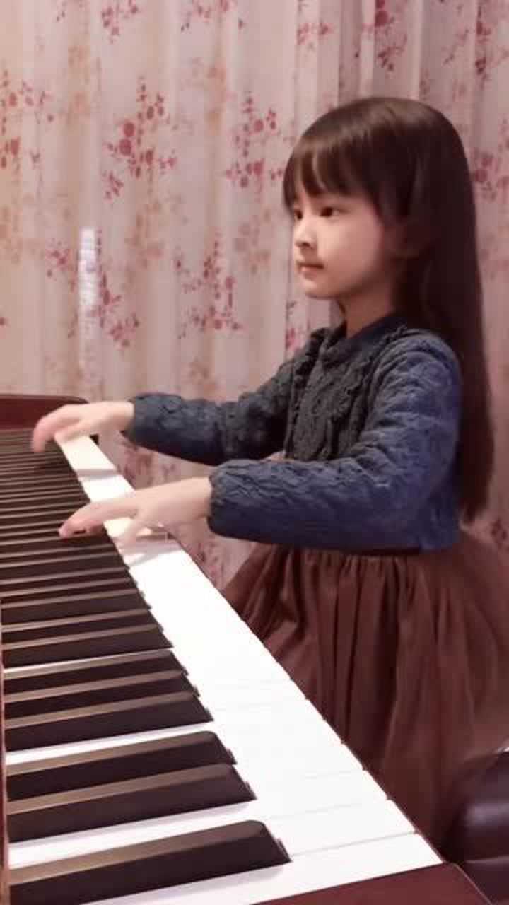 小蓓蓓钢琴弹奏等你下课听了还想听你们喜欢吗
