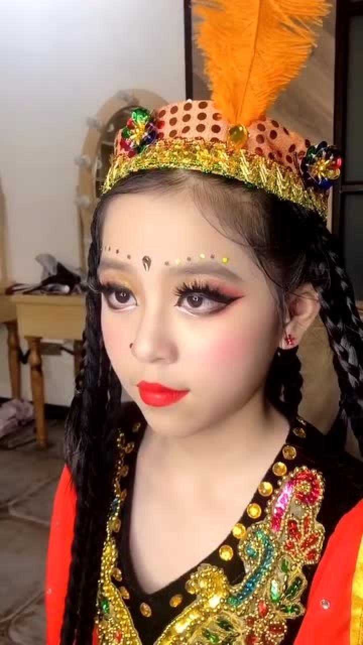 新疆舞舞台妆化妆过程图片