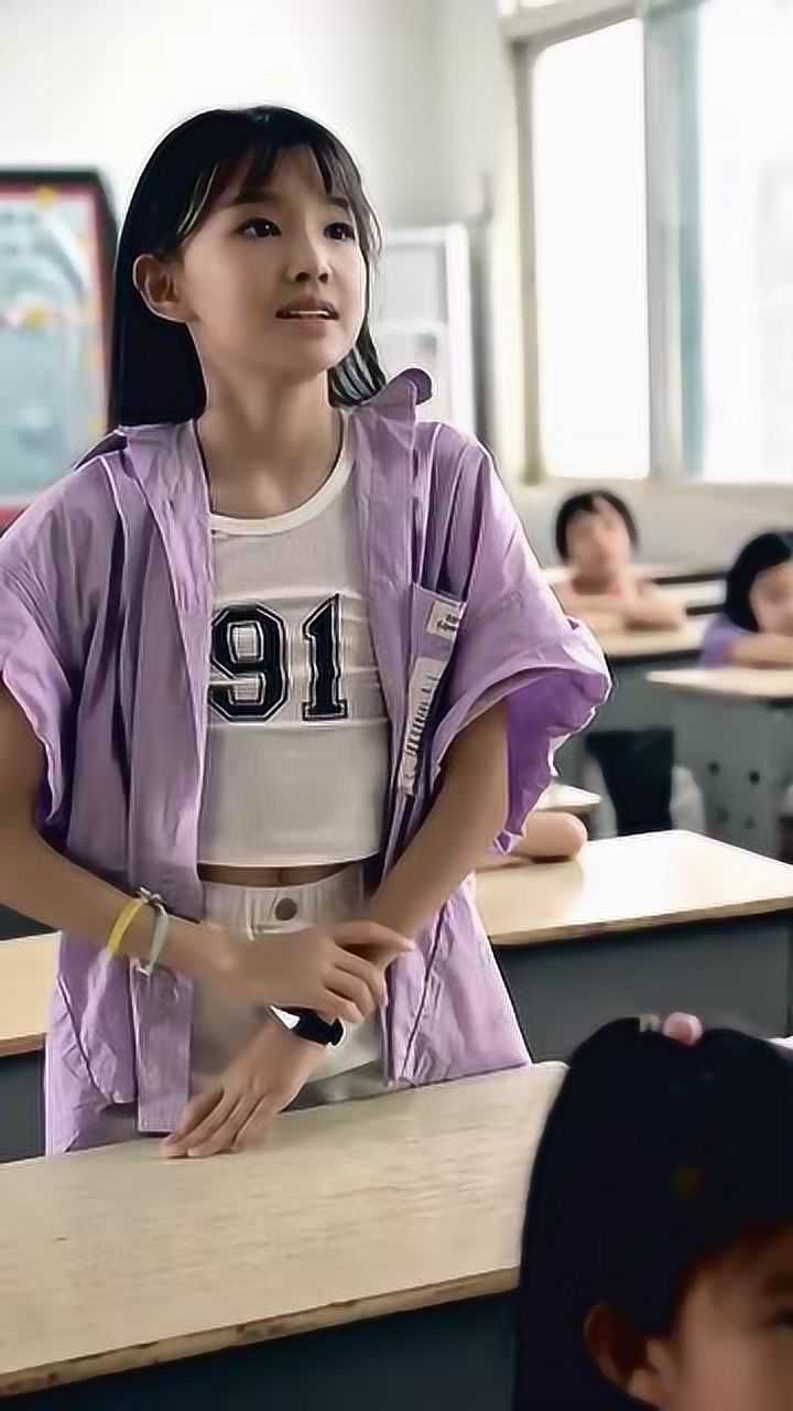 童模宋小睿上课竟然敢挑衅老师学生不敢做的事情她却做了