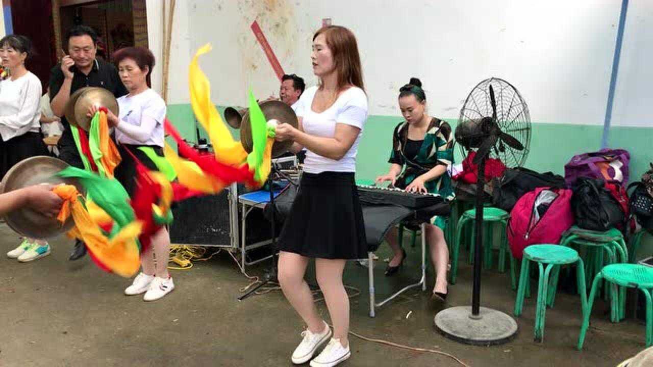 民间精彩的悲调唢呐演奏一首孟姜女哭长城听的人肝肠寸断