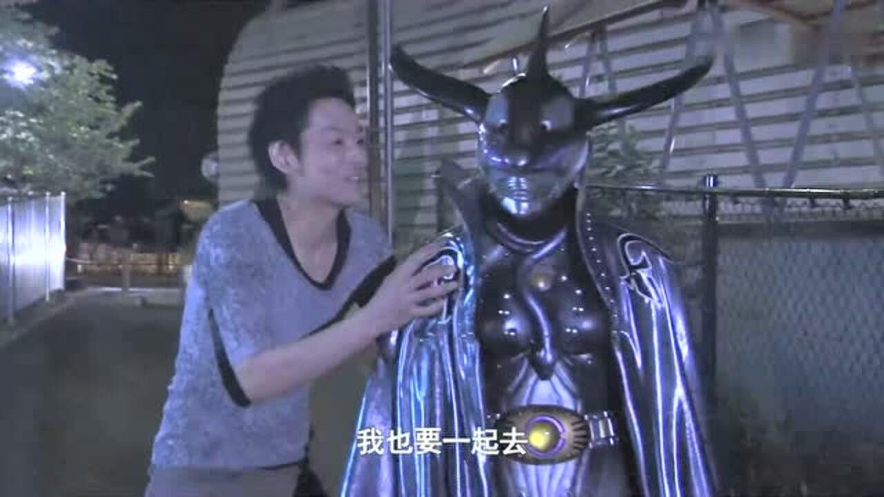 假面骑士欧兹:为了体验人类的真实情感,复活后的梅兹尔到处抓人!