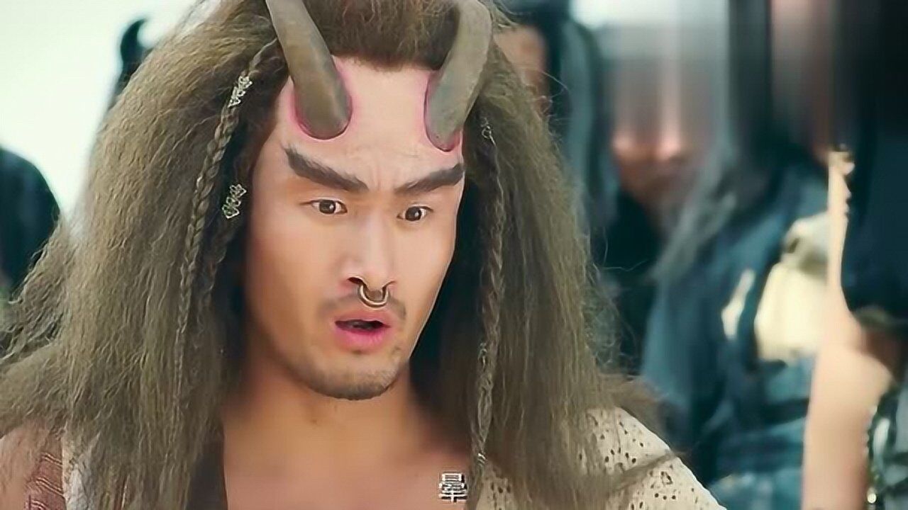 大话西游之爱你一万年牛魔王沙漠救紫霞看见美女正事都忘了