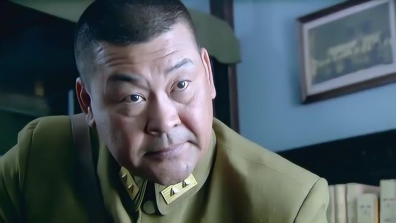 下属挨了军棍后不愿搭理国军司令只说了一句下属立马表示忠心