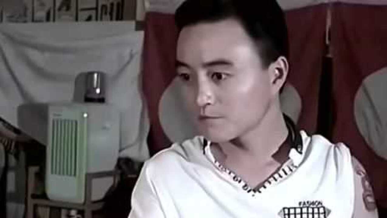 美女被绑架强行脱下衣服，一群色狼口水直流，这次美女遭殃了！_腾讯视频
