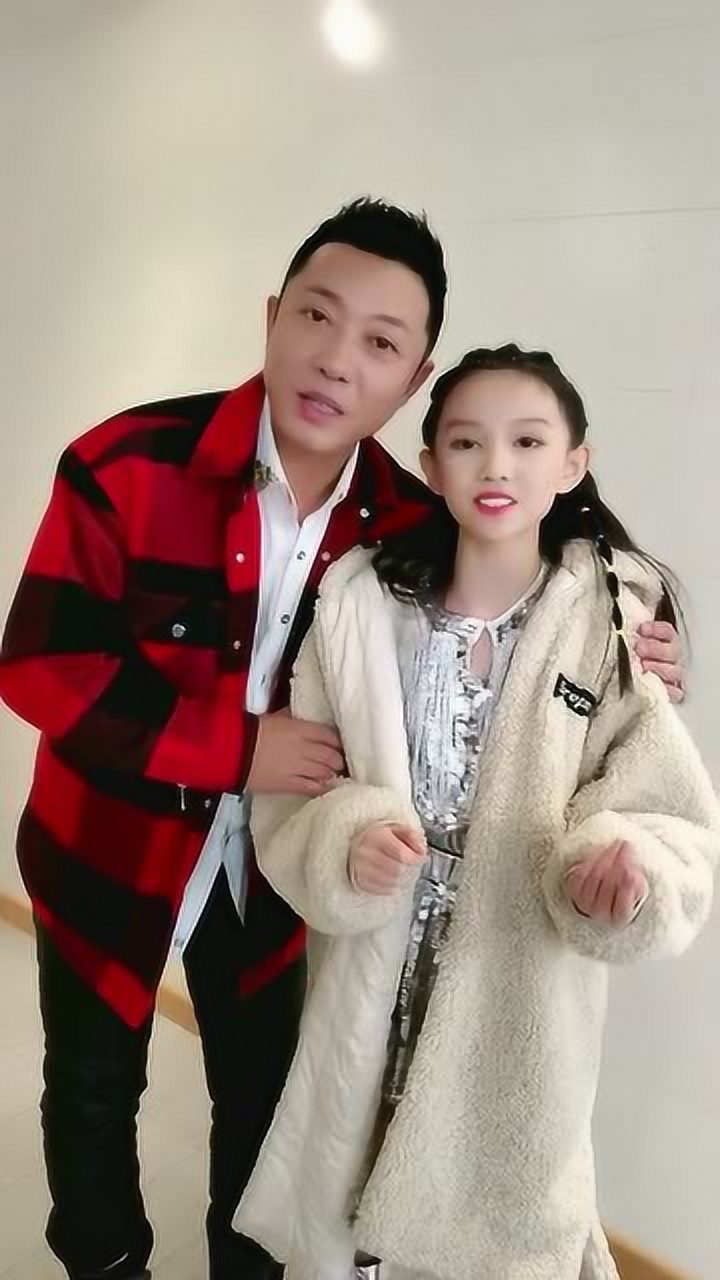 宋小睿不愧是毁歌能手和原唱一起唱直接把原唱带跑偏了