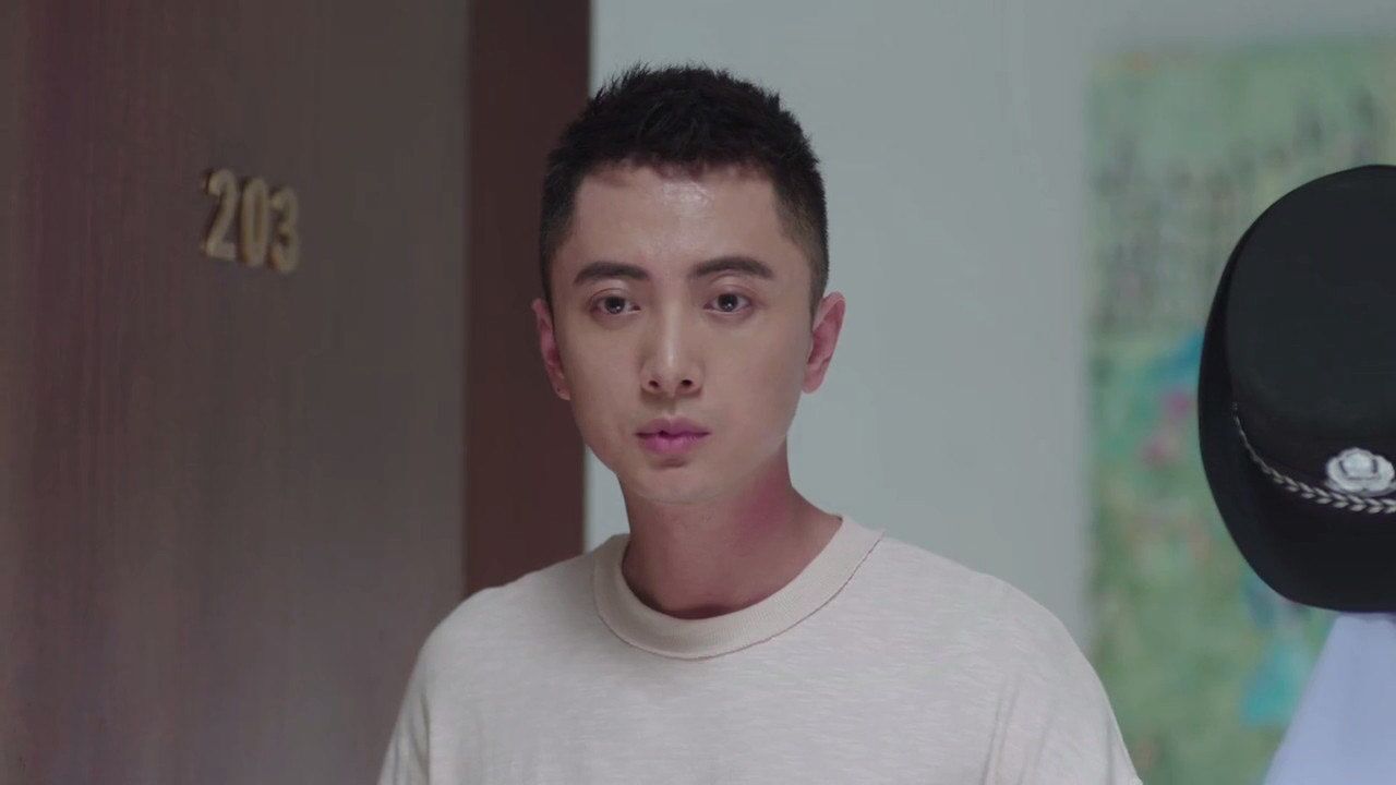 警犬来啦梁粤走错女宿舍一开门四目相对太尴尬故事开始了