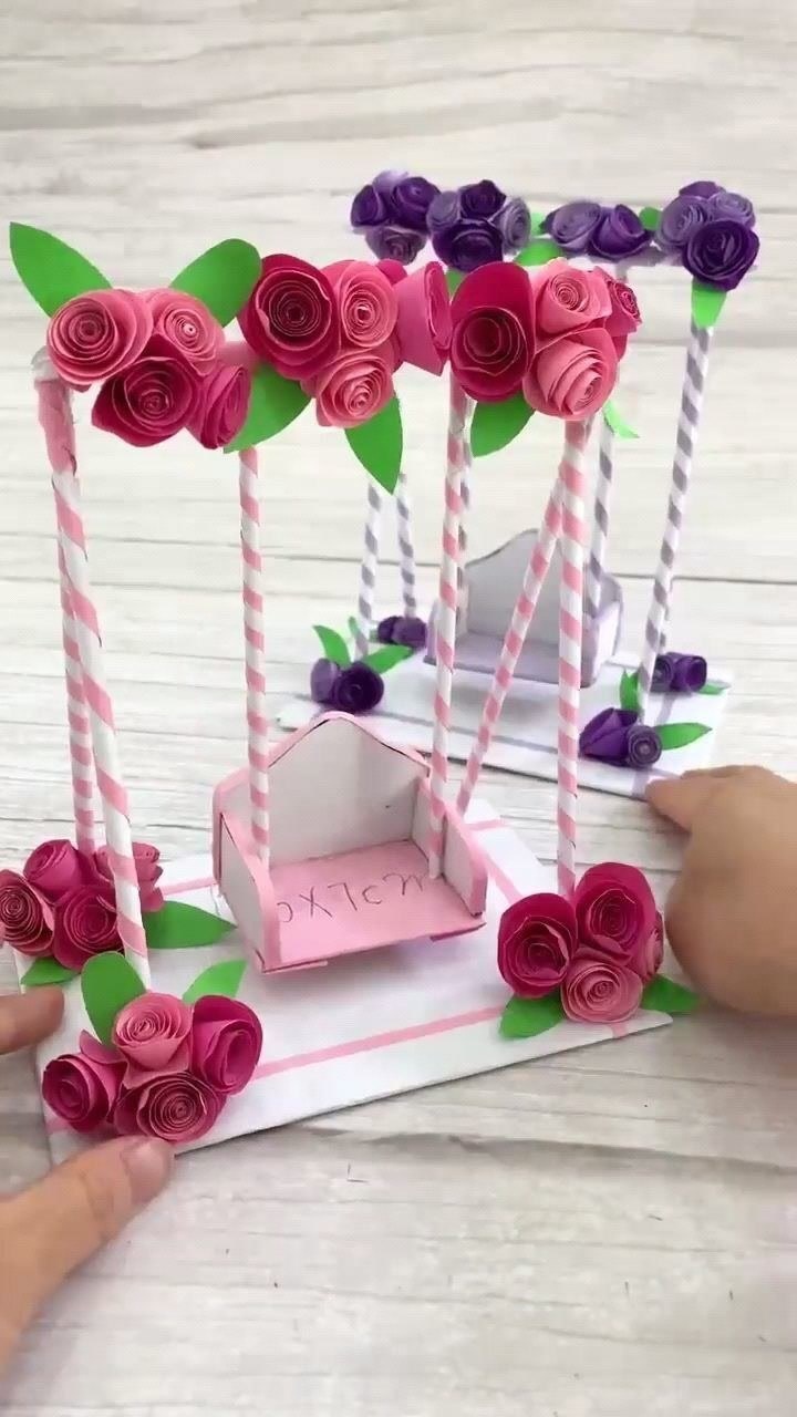 手工折纸秋千架,每个女孩都想坐在开满花和绿色藤蔓的秋千架上吧