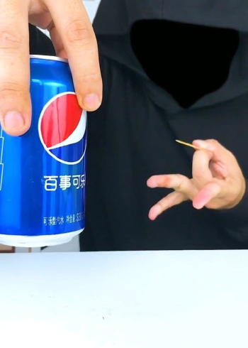 用牙签来练弹指神通,请勿模仿哦弹指神通这个视频有点料弹牙签系列