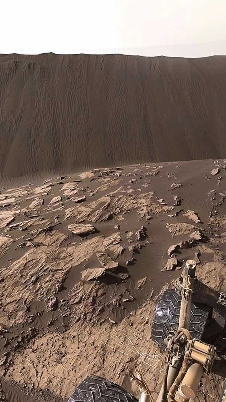 给大家看一下距离地球5500万公里之远的火星表面面貌