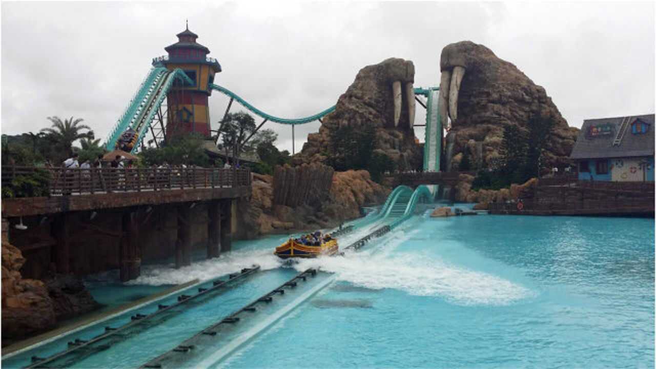 珠海长隆冰山过山车有山有水有猛兽感受不一样的刺激