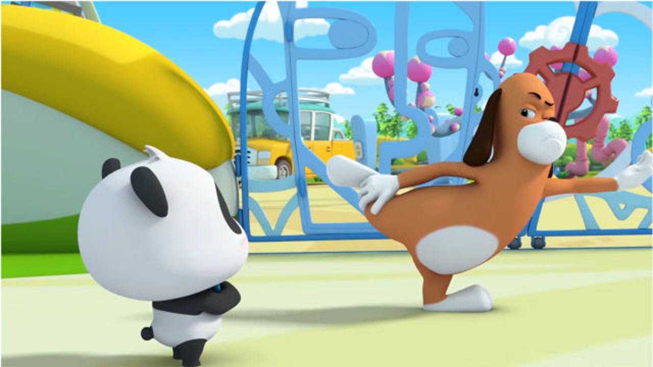 宝宝巴士道哥在练瑜伽还能摆出各种造型