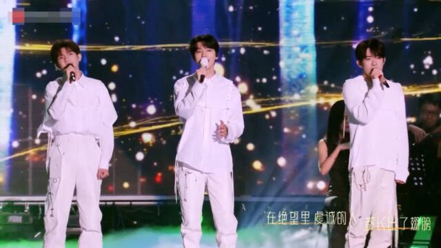 TFBOYS深情演唱抖音歌曲《记念》,歌曲高潮之处,简直来了一波回忆杀