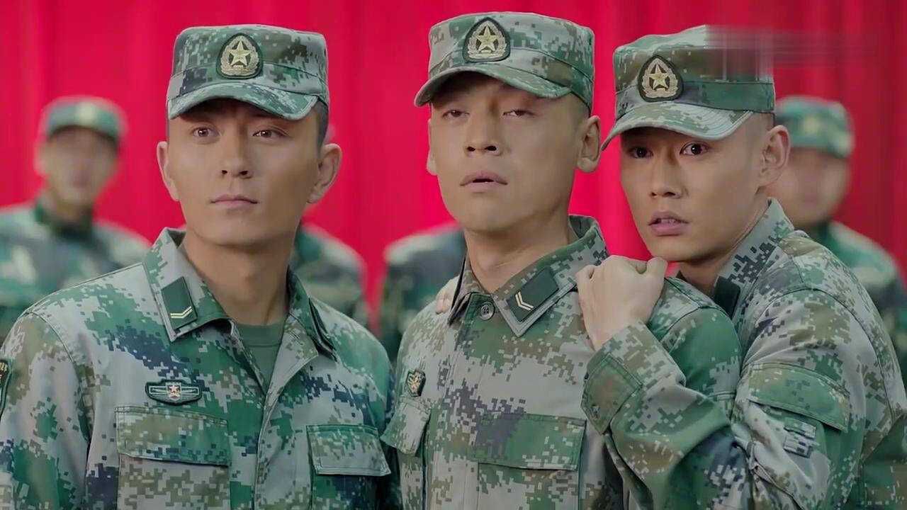 热血尖兵连长20年没穿过裙子如今红裙上身战士们看呆了
