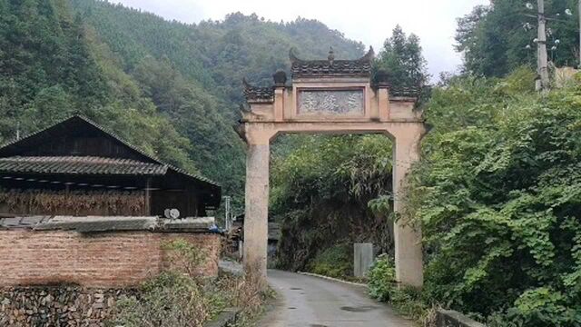 猴子山 崇山峻岭 善缘寺 佛光冲天