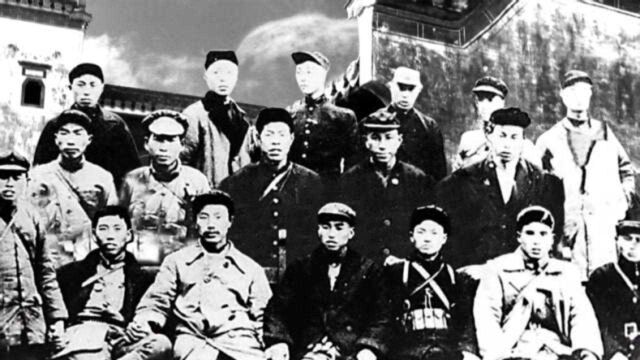 1934年,任弼时贺龙发动湘西战役,为红军强渡乌江减缓压力