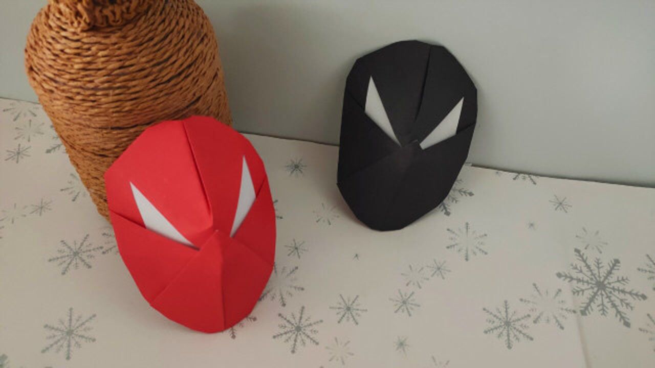 超炫酷的奥特曼折纸面具面具大小可跟据纸张大小随意调节