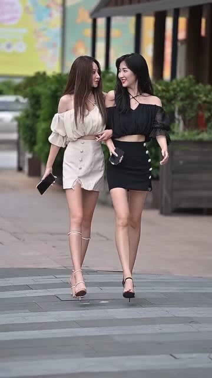 果然,物以类聚人以群分,美女的闺蜜也是美女