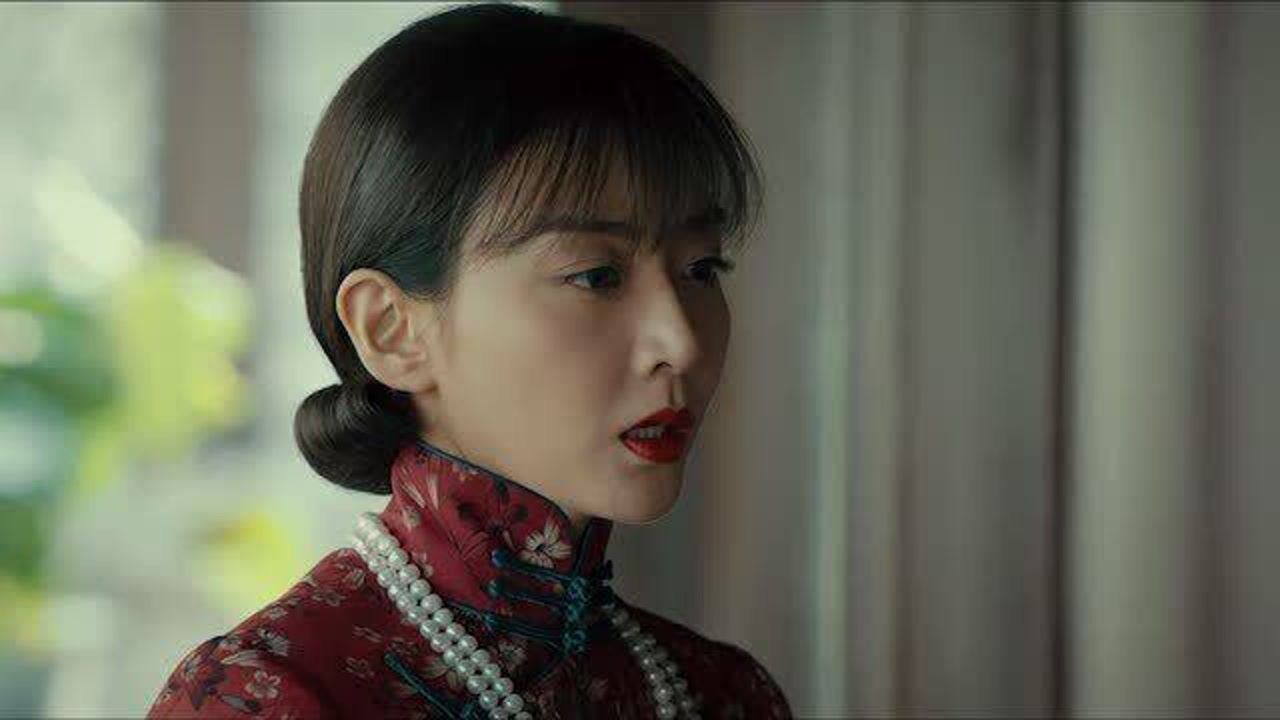 光荣时代:白玲穿上旗袍装老板娘,这也太美了吧,郑朝阳好福气啊