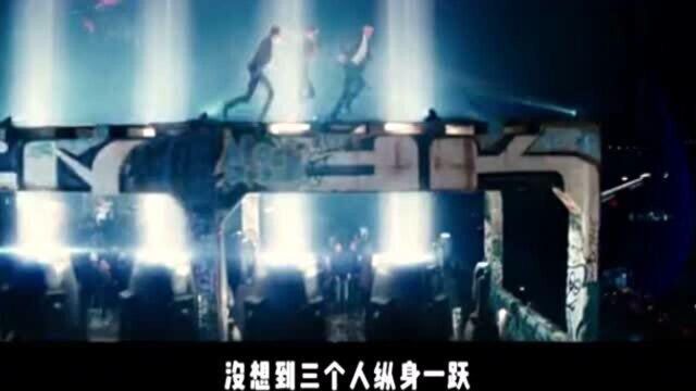 无奈之下,他们只得求助于极具名气的揭露魔术师布莱德利