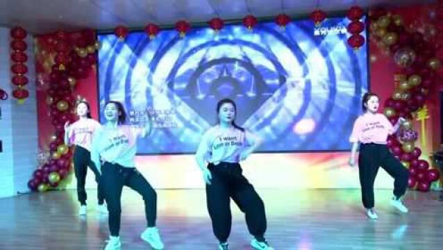 我县各中小学举办庆元旦文艺汇演