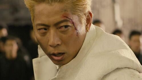 热血街区:不愧是眼镜蛇,一人孤闯敌营,只为给rocky撑腰!