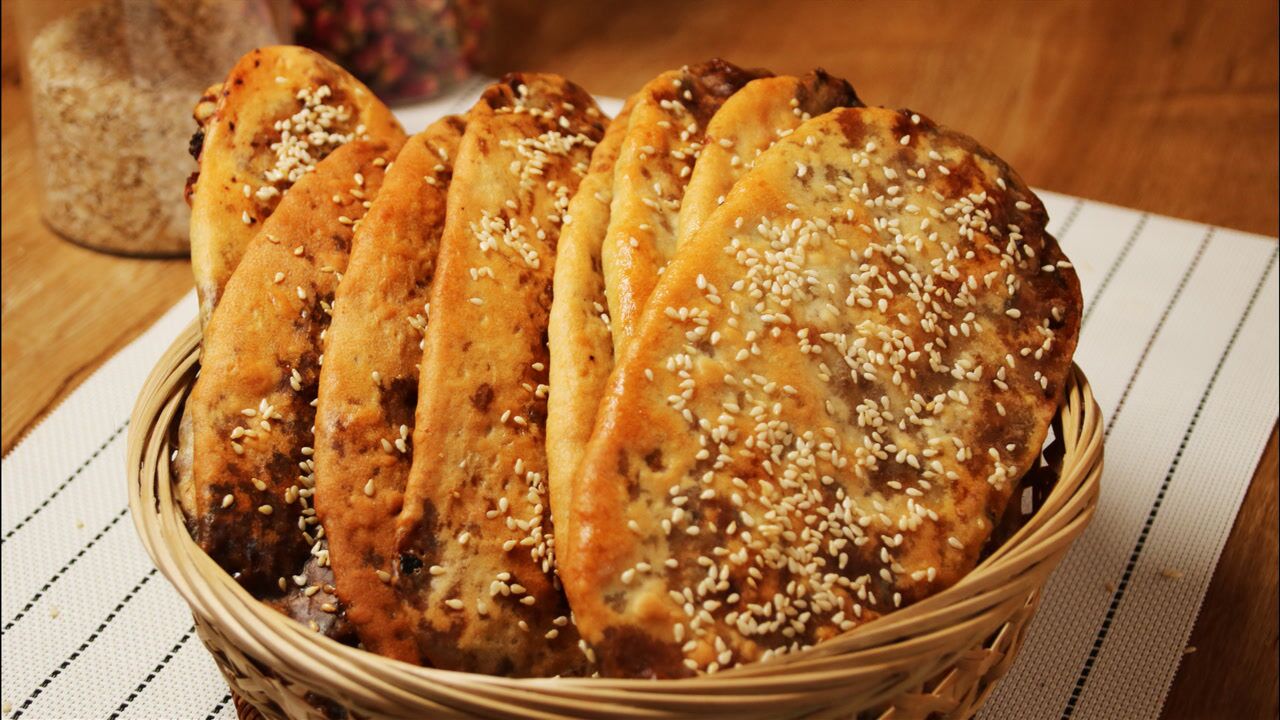 外面卖十块钱一个的梅干菜锅盔教你在家自己做学会不用出去买了