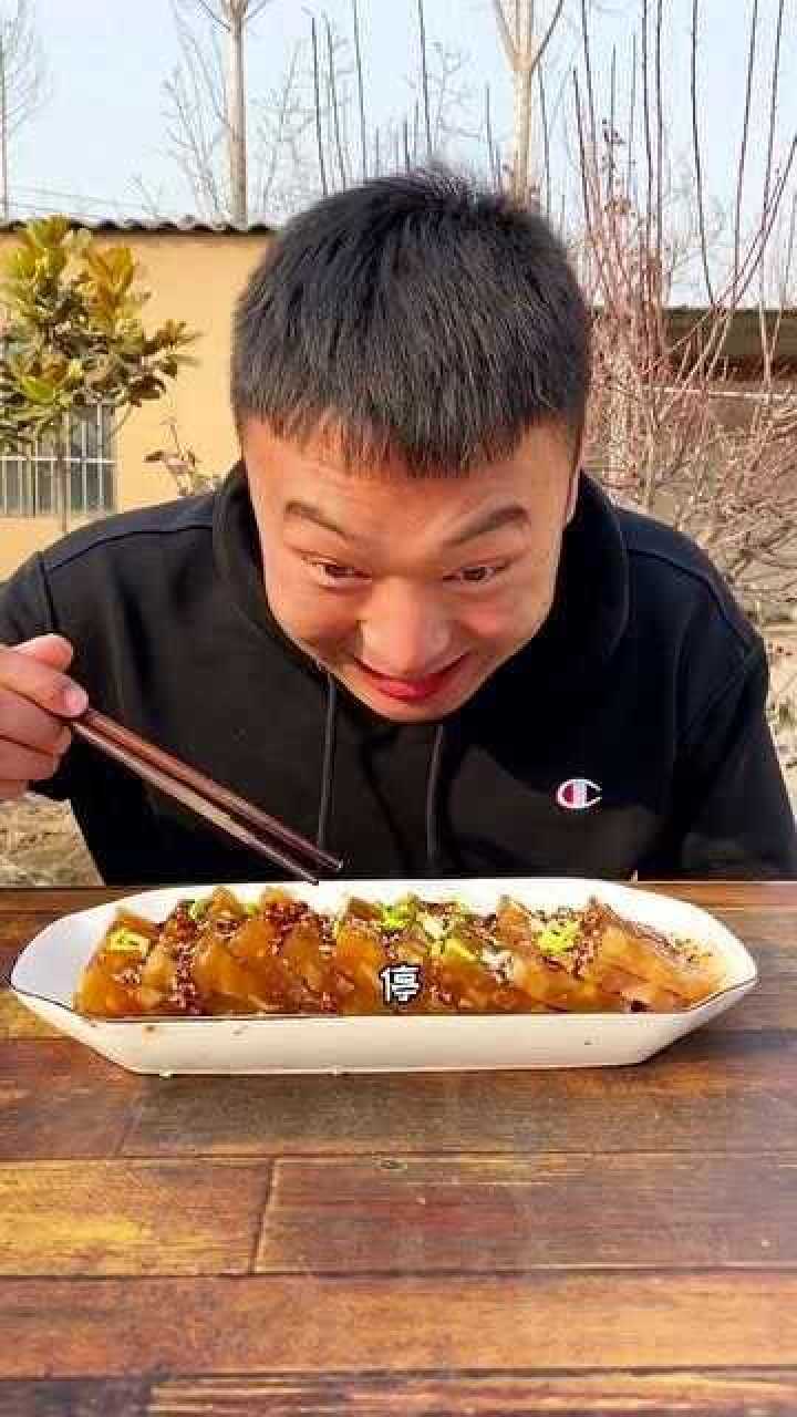 那么问题来了到底是大超的皮冻好吃还是小帅的猪蹄好吃一定要看到最后