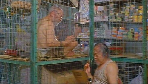 真实还原香港居住环境，有人半辈子没出过笼，像猫狗一样活着！