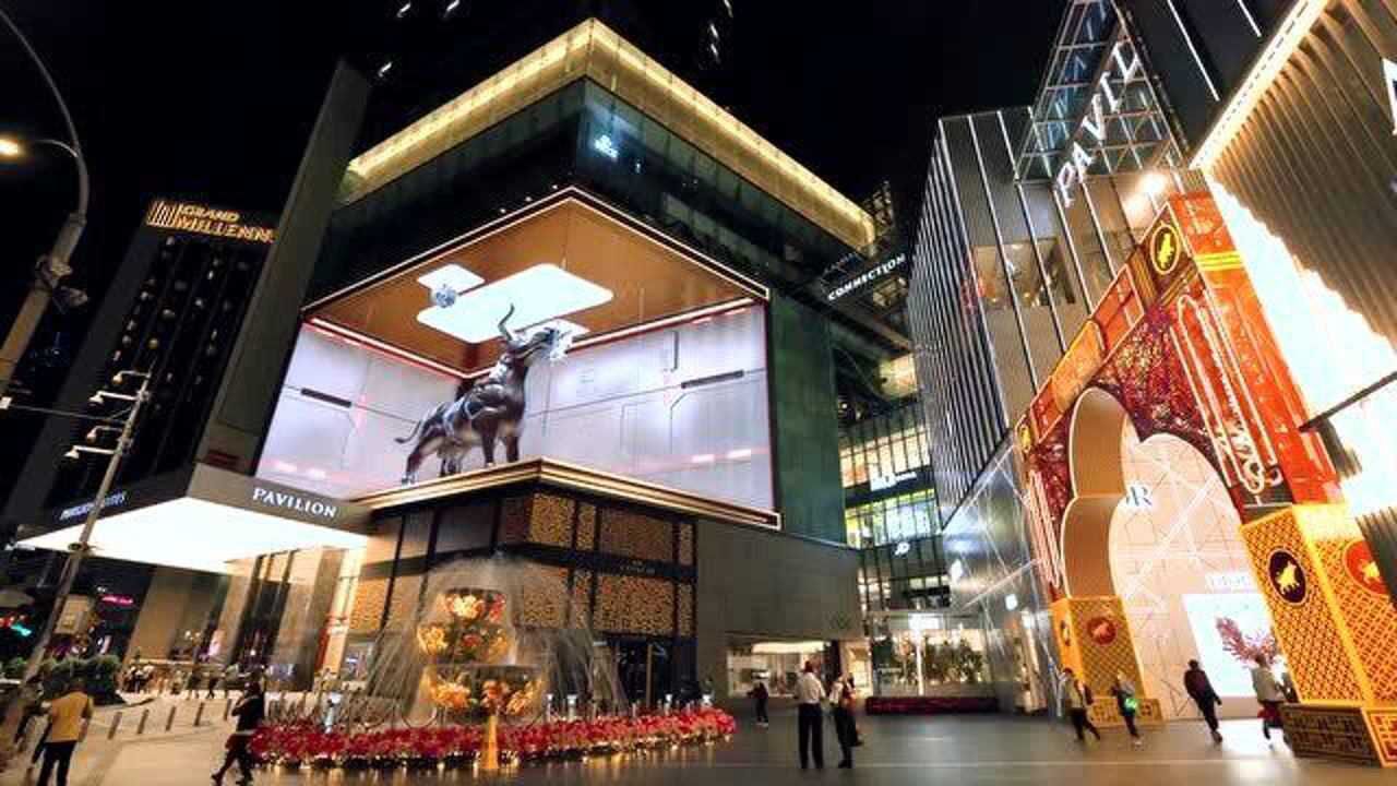 马来西亚pavilion商场为庆祝中国牛年举办的金牛3d秀