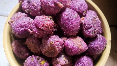 分享一道客家美食小吃,油炸大薯(栗薯)丸子