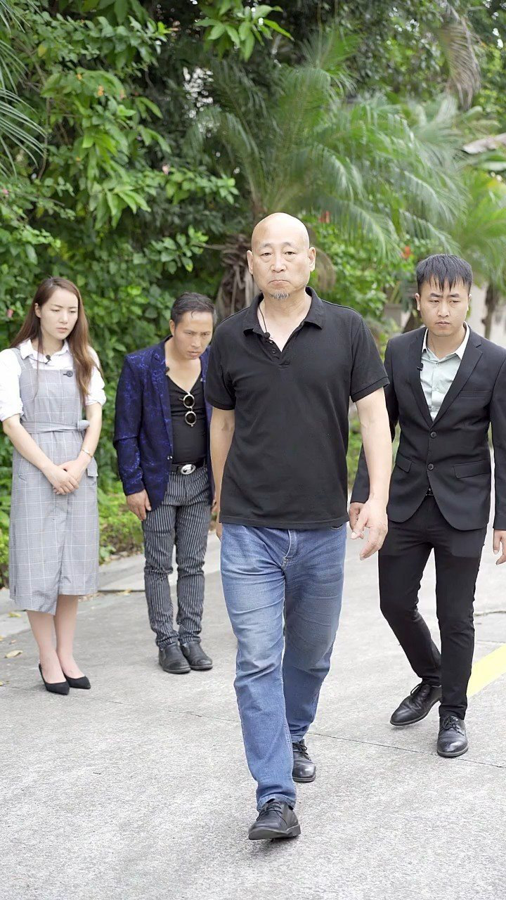 董事长微服私访