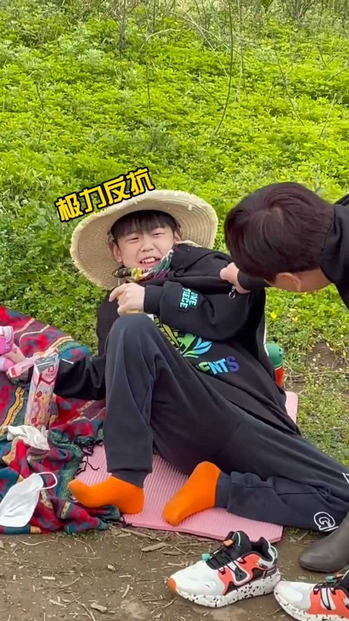 典典又被晨晨pian了!